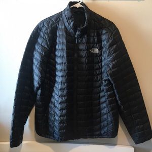Men’s lightweight North Face puffer